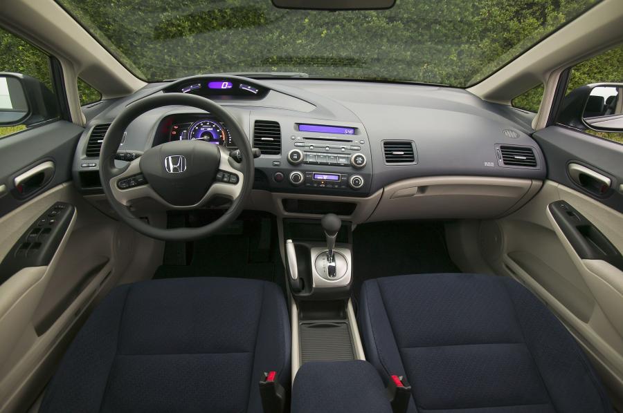  Honda Civic Hybrid 2008 года  (фото 8 из 25)
